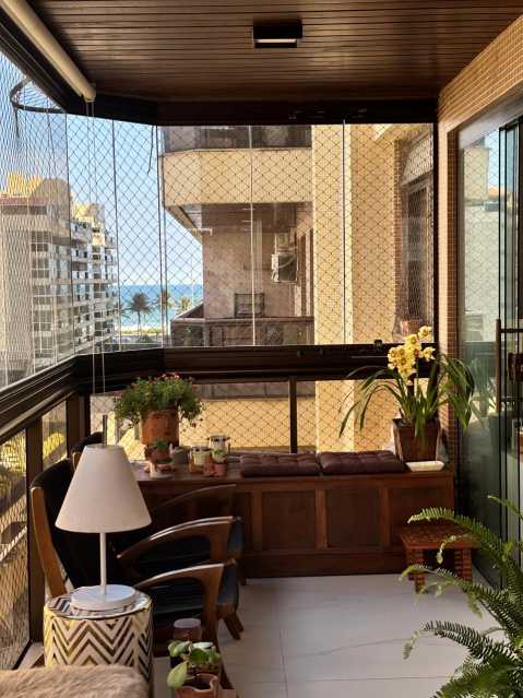 Conheça 3. do imóvel - Vendo Apartamento na Praia da Barra da Tijuca no Posto 6 - 353 - 4 3. - 4
