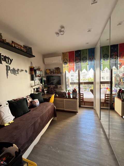 Conheça 4. do imóvel - Vendo Apartamento na Praia da Barra da Tijuca no Posto 6 - 353 - 15 4. - 15