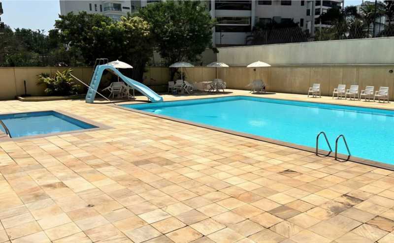 Conheça nnn. do imóvel - Vendo Apartamento na Praia da Barra da Tijuca no Posto 6 - 353 - 21 nnn. - 21