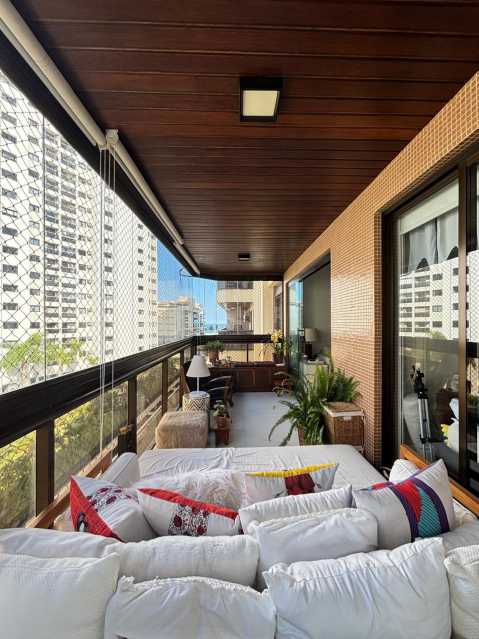 Conheça 2. do imóvel - Vendo Apartamento na Praia da Barra da Tijuca no Posto 6 - 353 - 13 2. - 13