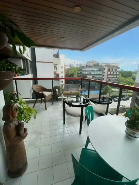 Conheça 123. do imóvel - Vendo apartamento de 2 suítes no Posto 5 na praia da Barra da Tijuca - 370 - 3 123. - 3