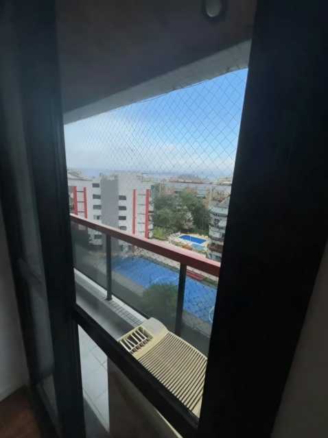 Conheça WhatsApp Image 2026-10-22 at 0 do imóvel - Vendo Apartamento de 2 suítes no Posto 5 na Barra da Tijuca - 400 - 5 WhatsApp Image 2026-10-22 at 0 - 5