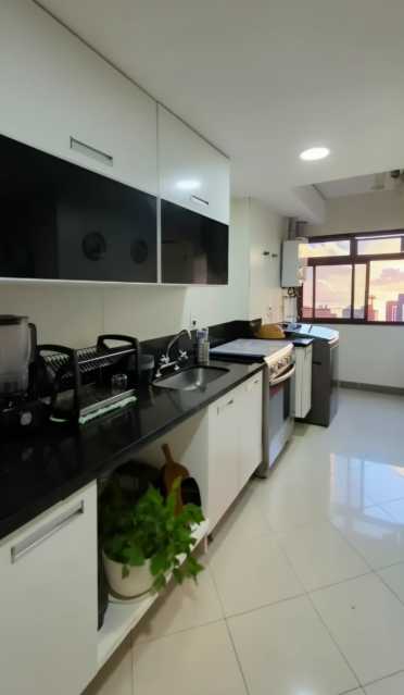 Conheça WhatsApp Image 2026-10-22 at 0 do imóvel - Vendo apartamento de 3 suítes na Barra da Tijuca - 405 - 12 WhatsApp Image 2026-10-22 at 0 - 12