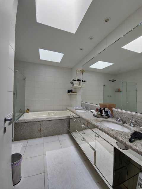 Conheça 5b04b46b-23f8-4043-b1a5-f197b5 do imóvel - Casa em Condomínio 4 quartos à venda Barra da Tijuca, Rio de Janeiro - R$ 5.300.000 - MTCN40021 - 16 5b04b46b-23f8-4043-b1a5-f197b5 - 16