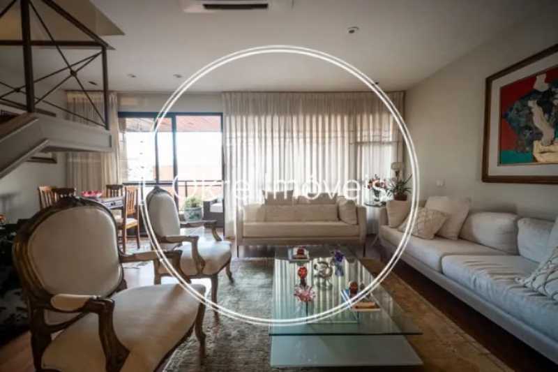 Conheça WhatsApp Image 2026-08-24 at 1 do imóvel - Cobertura Triplex de 514 m² com Piscina Privativa e Vista para o Cristo - LECO40195 - 10 WhatsApp Image 2026-08-24 at 1 - 10