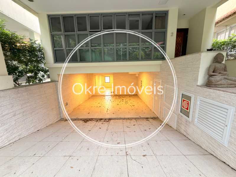Conheça Garagem do imóvel - CASA EM CONDOMÍNIO FECHADO NO JARDIM BOTÂNICO. - LECN30011 - 45 Garagem - 45