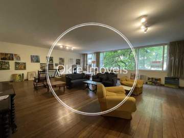 Apartamento amplo para reformar à venda em Copacabana - LEAP32389
