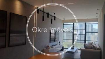 Apartamento de alto padrão reformado com vista panorâmica - LEAP21539