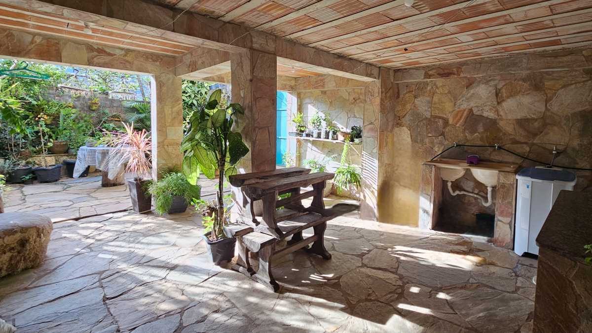 Vendido - Otima casa a venda no centro de Ouro Preto - MBCA50001