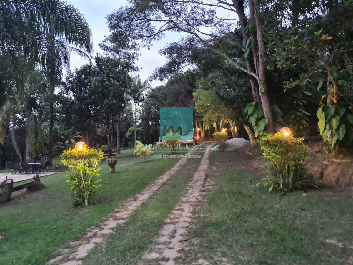 ESCRITURA E REGISTRO - Sítio exuberante com diversas comodidades em meio à natureza! - MBSI70002