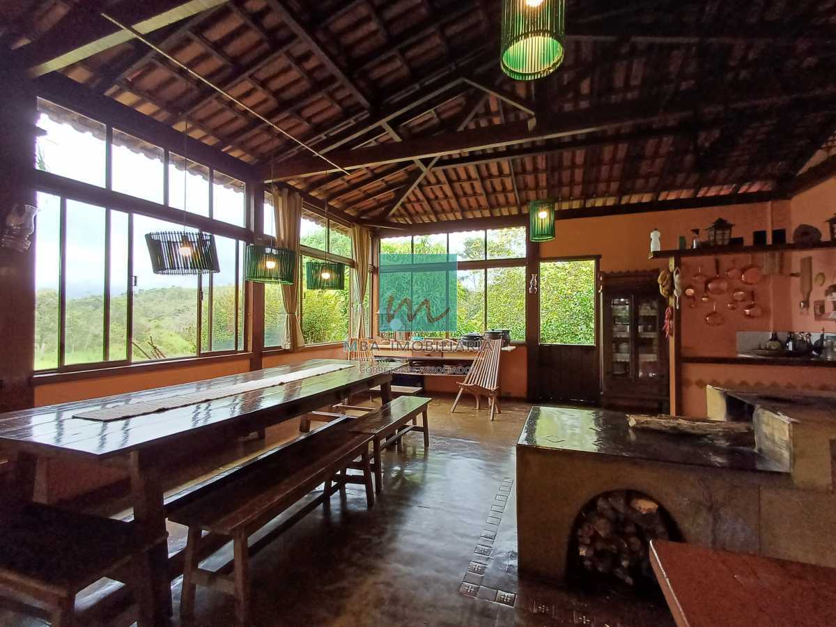 ESCRITURA E REGISTRO - Sítio exuberante com diversas comodidades em meio à natureza! - MBSI70002