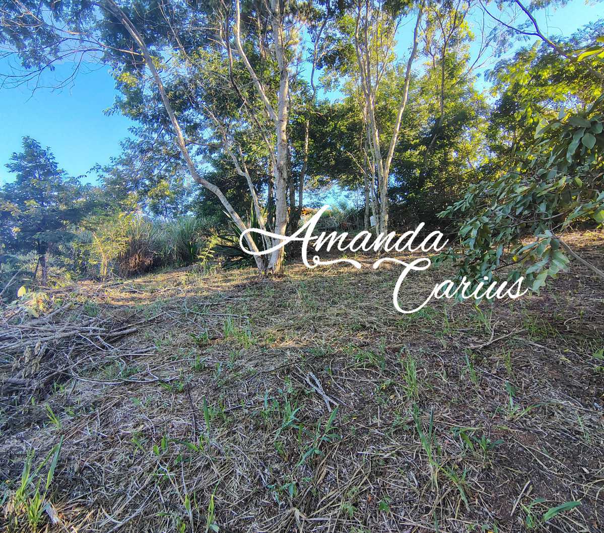 Terreno declive com vista para as montanhas - ACLT00006