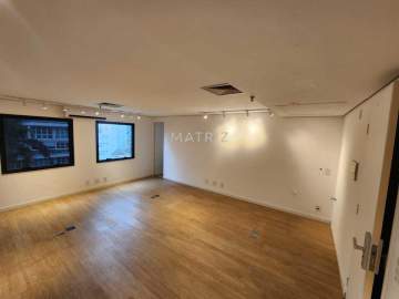 Sala Comercial 30m² para alugar Avenida Rouxinol, Indianópolis, São Paulo - R$ 1.700 - AR32MA