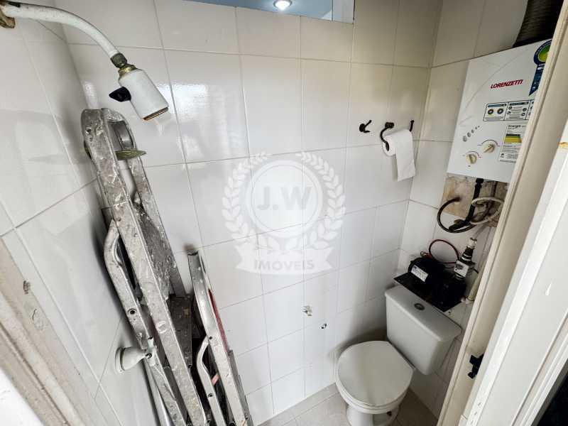 Conheça Banheiro área da churrasqueira do imóvel - Cobertura à venda Avenida Nossa Senhora de Copacabana, Copacabana, Rio de Janeiro - R$ 1.185.000 - JWCO30009 - 23 Banheiro área da churrasqueira - 23