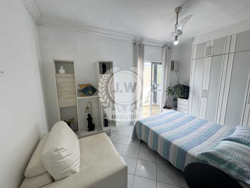 Conheça Quarto 1 com Varanda do imóvel - Cobertura à venda Avenida Nossa Senhora de Copacabana, Copacabana, Rio de Janeiro - R$ 1.185.000 - JWCO30009 - 10 Quarto 1 com Varanda - 10