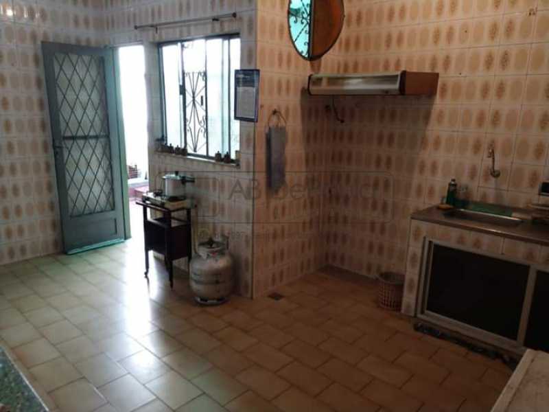 CASA A VENDA - PROXIMO AO COLEGIO PENTAGONO