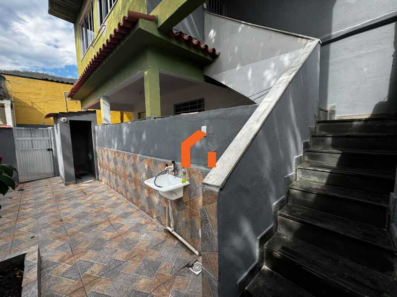ALUGA EM REALENGO - R. SALVADOR SABATÉ, 30 - SOBRADO COM 02 QUARTOS