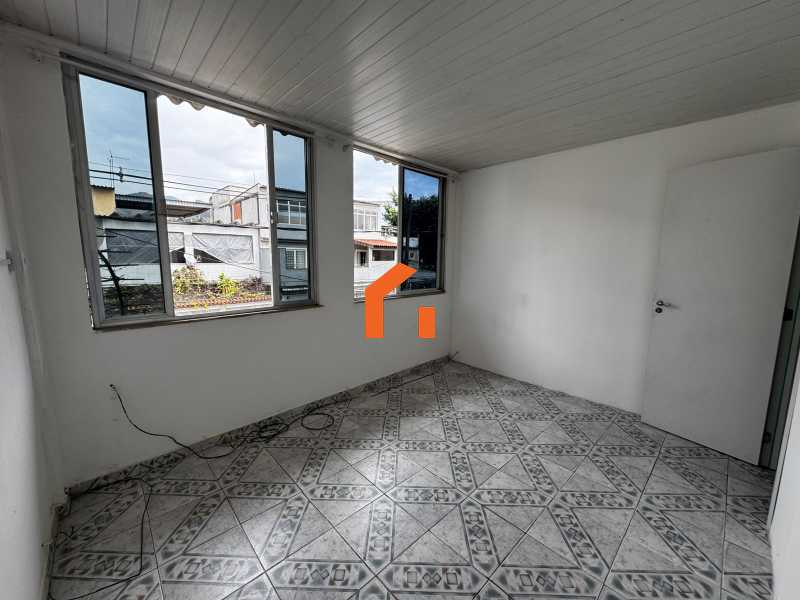 ALUGA EM REALENGO - R. SALVADOR SABATÉ, 30 - SOBRADO COM 02 QUARTOS