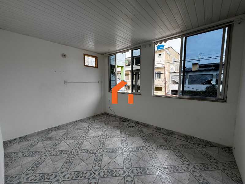 ALUGA EM REALENGO - R. SALVADOR SABATÉ, 30 - SOBRADO COM 02 QUARTOS