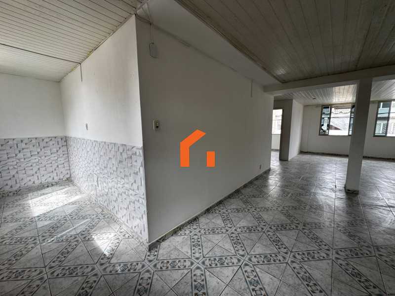 ALUGA EM REALENGO - R. SALVADOR SABATÉ, 30 - SOBRADO COM 02 QUARTOS