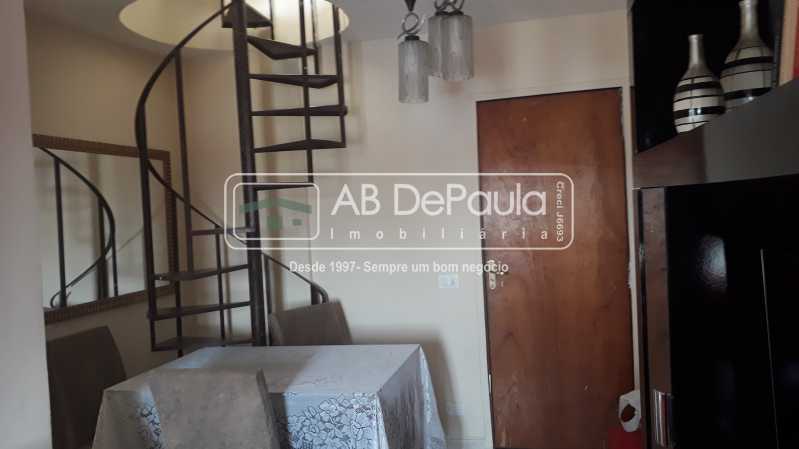 REALENGO - COBERTURA Duplex - 1º Piso com 2 Dormitórios, Sala ampla, Banheiro Social com Box Blindex
