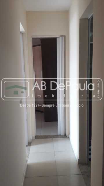 REALENGO - COBERTURA Duplex - 1º Piso com 2 Dormitórios, Sala ampla, Banheiro Social com Box Blindex