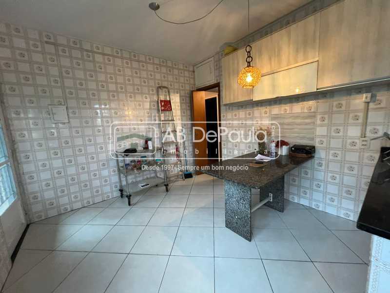 SULACAP - EXCELENTE Apartamento tipo Casa junto a todo Comércio do Bairro, composto de 2 Dormitórios amplos