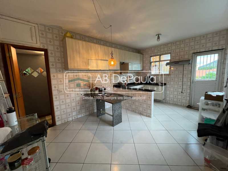 SULACAP - EXCELENTE Apartamento tipo Casa junto a todo Comércio do Bairro, composto de 2 Dormitórios amplos