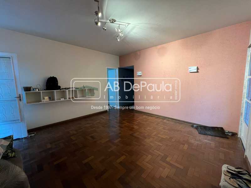 SULACAP - EXCELENTE Apartamento tipo Casa junto a todo Comércio do Bairro, composto de 2 Dormitórios amplos
