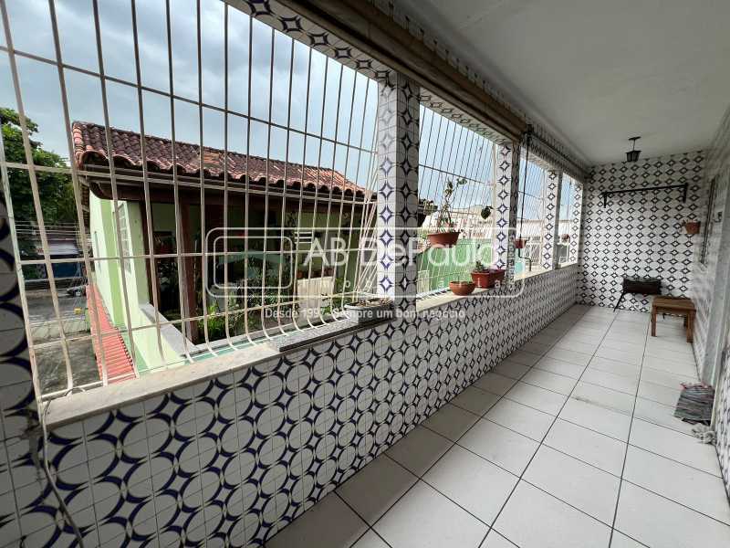 SULACAP - EXCELENTE Apartamento tipo Casa junto a todo Comércio do Bairro, composto de 2 Dormitórios amplos