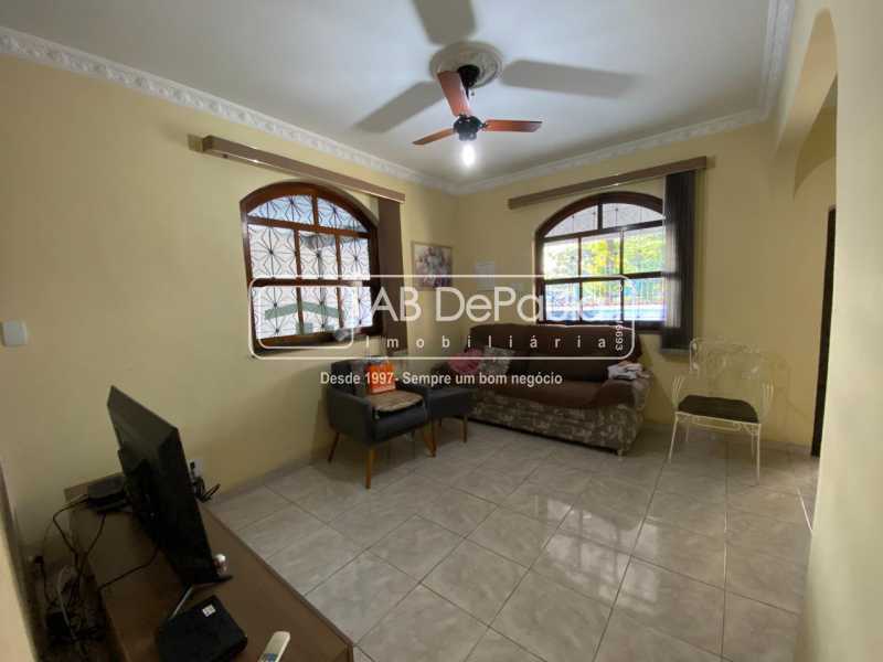 Jardim Sulacap - Vendo 03 Residências independentes (Uma com 03 Dormitórios e outras com 01 Dormitório cada uma). IDEAL PARA INVESTIDORES.