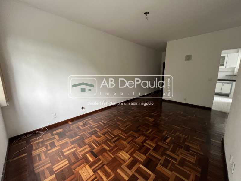 VILA VALQUEIRE - PRÓXIMO A PRAÇA SAIQUI. Ampla SALA, 3 Dormitórios (sendo 2 com ARMÁRIOS PLANEJADOS)