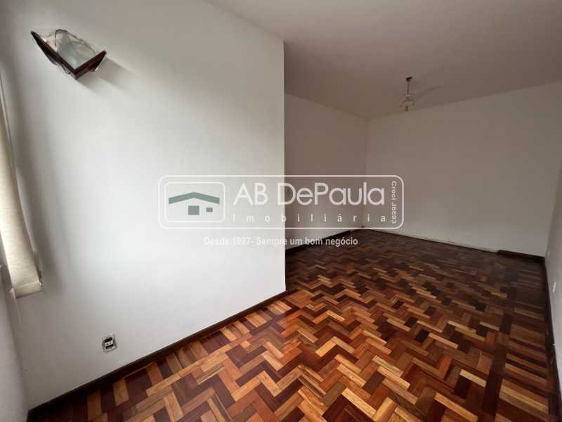 VILA VALQUEIRE - PRÓXIMO A PRAÇA SAIQUI. Ampla SALA, 3 Dormitórios (sendo 2 com ARMÁRIOS PLANEJADOS)