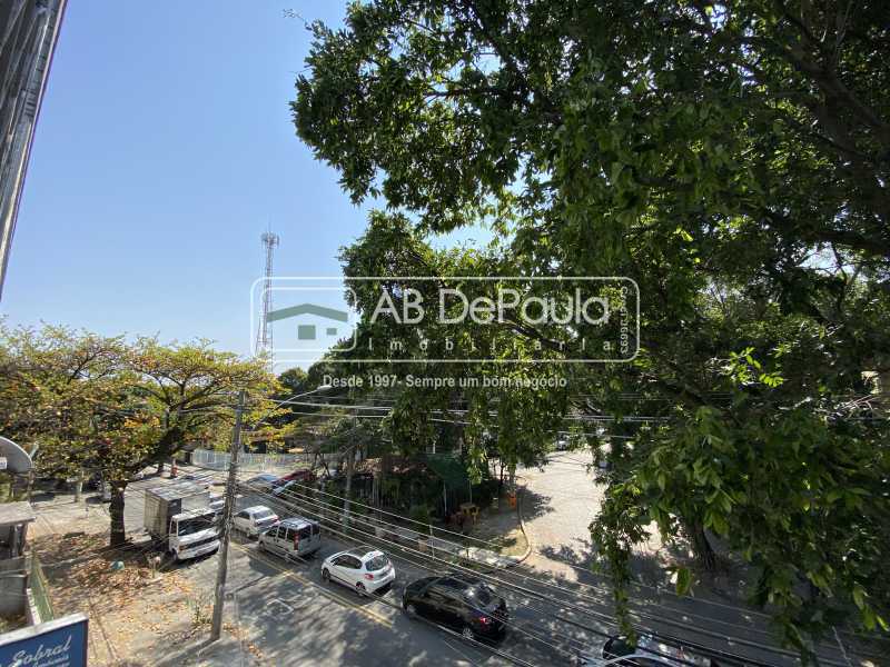 VILA VALQUEIRE - PRÓXIMO A PRAÇA SAIQUI. Ampla SALA, 3 Dormitórios (sendo 2 com ARMÁRIOS PLANEJADOS)
