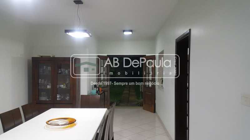 Campo Grande - Linda casa colada ao centro do bairro, 3 Dormitórios (Suíte Master e Closet) 