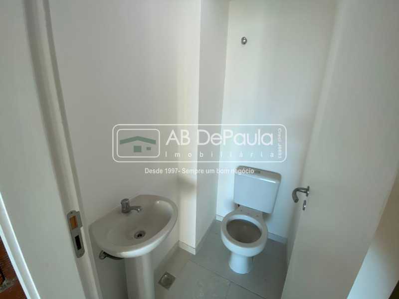 VENDE OU ALUGA - MIX MALL & BUSINESS - SALA COMERCIAL COM 20 m² E LAVABO.