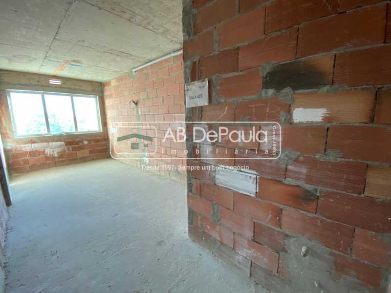 VENDE OU ALUGA - MIX MALL & BUSINESS - SALA COMERCIAL COM 20 m² E LAVABO.