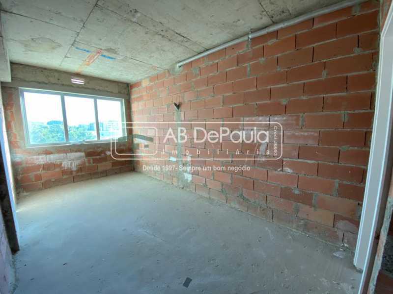 VENDE OU ALUGA - MIX MALL & BUSINESS - SALA COMERCIAL COM 20 m² E LAVABO.