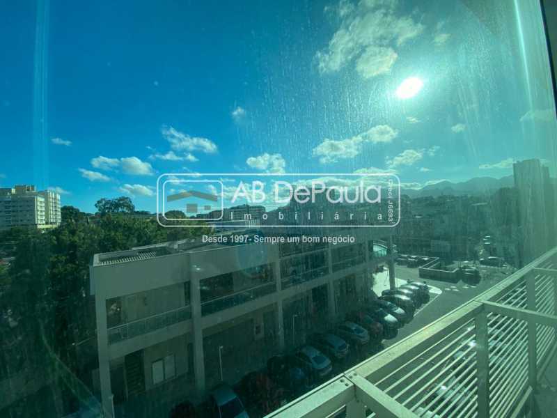 VENDE OU ALUGA - MIX MALL & BUSINESS - SALA COMERCIAL COM 20 m² E LAVABO.