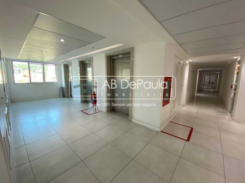 VENDE OU ALUGA - MIX MALL & BUSINESS - SALA COMERCIAL COM 20 m² E LAVABO.