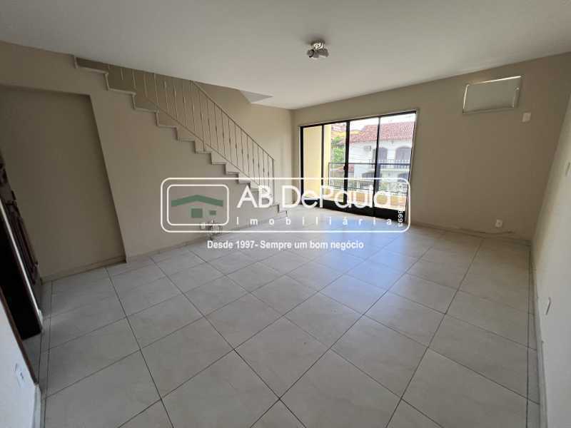 VILA VALQUEIRE - CONDOMÍNIO VALE DAS ORQUÍDEAS - Espetacular apartamento TIPO CASA