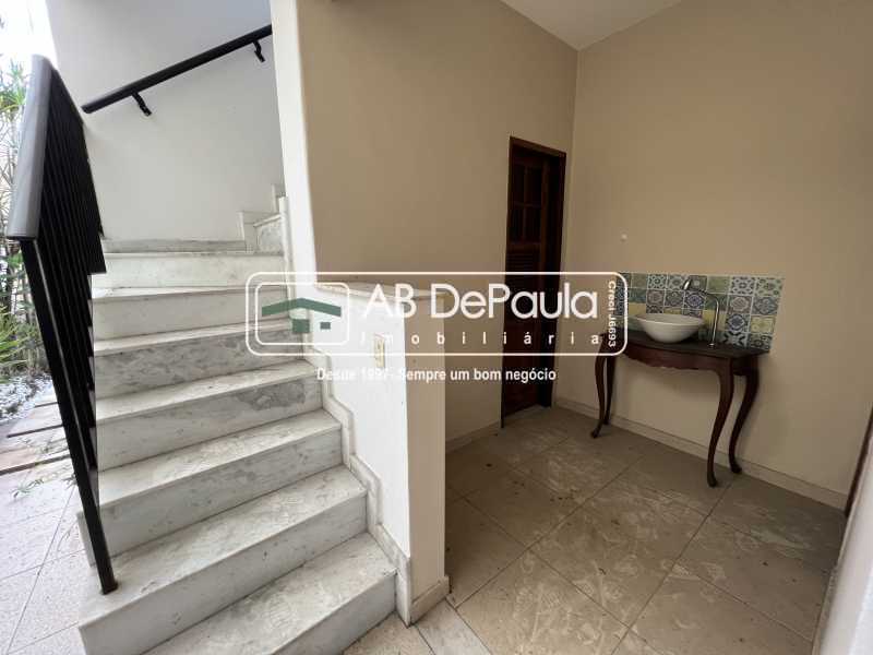 VILA VALQUEIRE - CONDOMÍNIO VALE DAS ORQUÍDEAS - Espetacular apartamento TIPO CASA