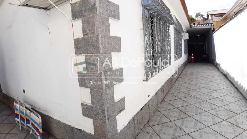 Casa linear no Condomínio Nova Valqueire  - 3 Quartos