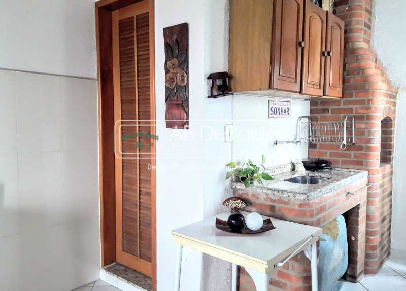 BENTO RIBEIRO - Ótima casa 2Qts. - Terraço - Churrasqueira