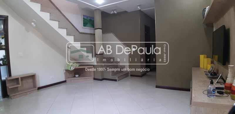 JARDIM SULACAP - Mini sítio com uma magnífica casa duplex, clara e arejada, com 359m² construídos 