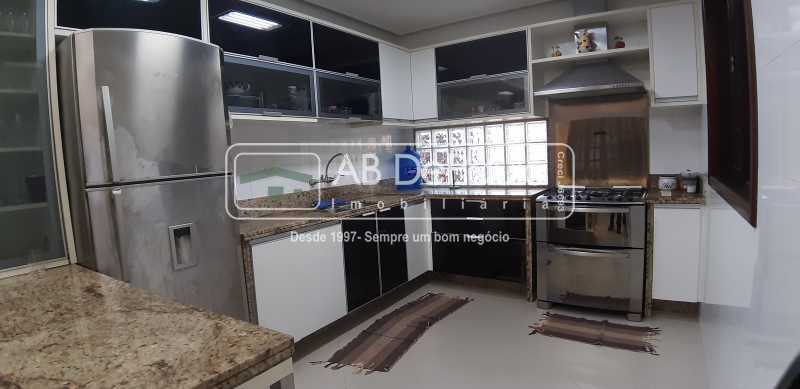 JARDIM SULACAP - Mini sítio com uma magnífica casa duplex, clara e arejada, com 359m² construídos 