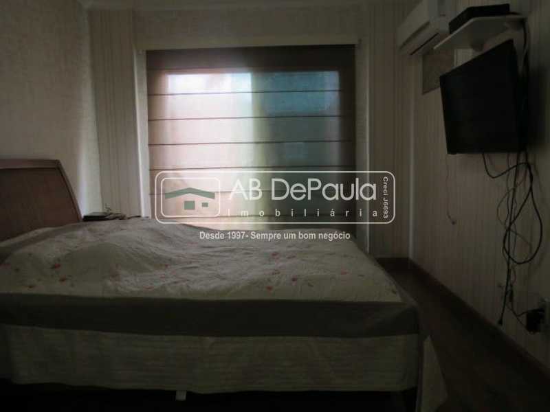 VALQUEIRE - COBERTURA LINEAR COM 365M², COM  4 DORMITÓRIOS