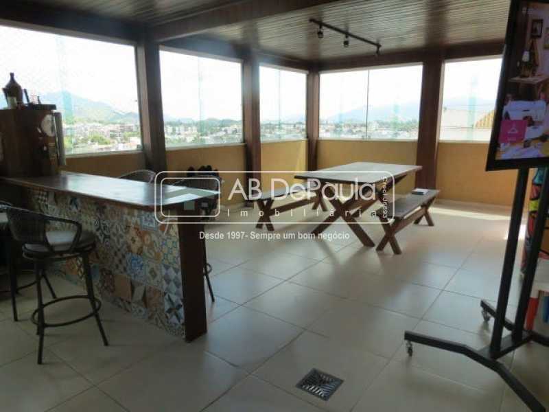 VALQUEIRE - COBERTURA LINEAR COM 365M², COM  4 DORMITÓRIOS