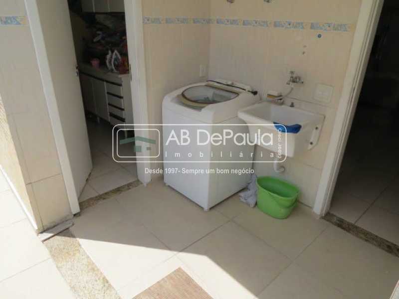 VALQUEIRE - COBERTURA LINEAR COM 365M², COM  4 DORMITÓRIOS