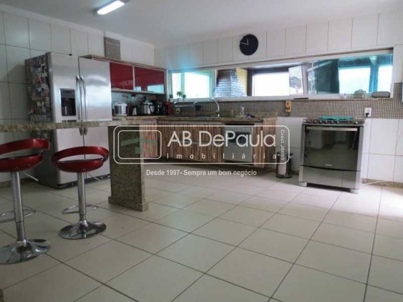 VALQUEIRE - COBERTURA LINEAR COM 365M², COM  4 DORMITÓRIOS